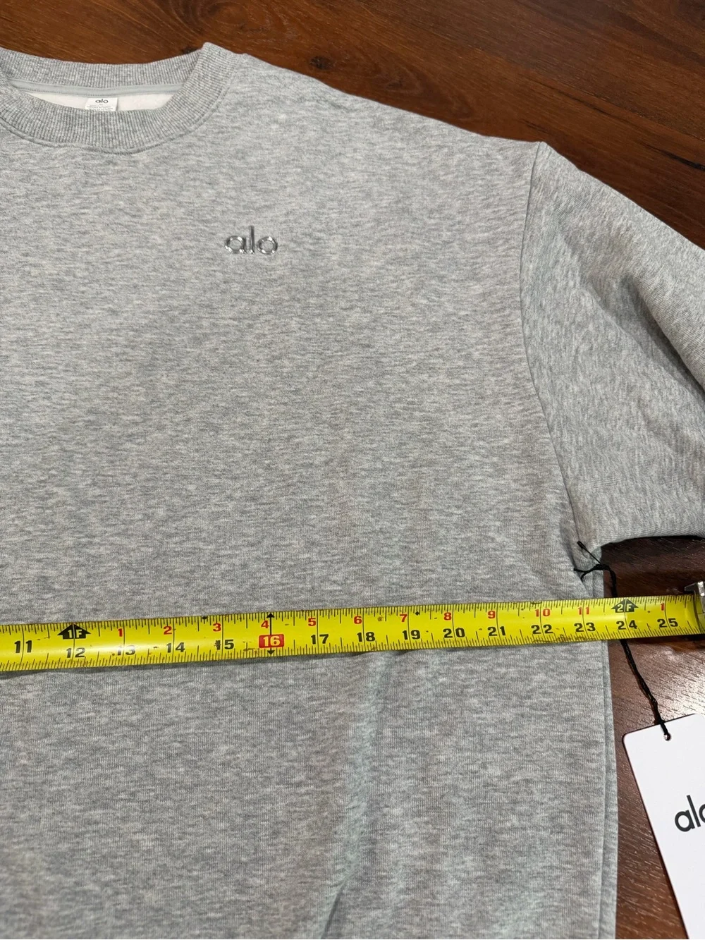 NWT Alo Yoga Accolade Crew Neck Pullover in Athletic Heather Grey, Size M